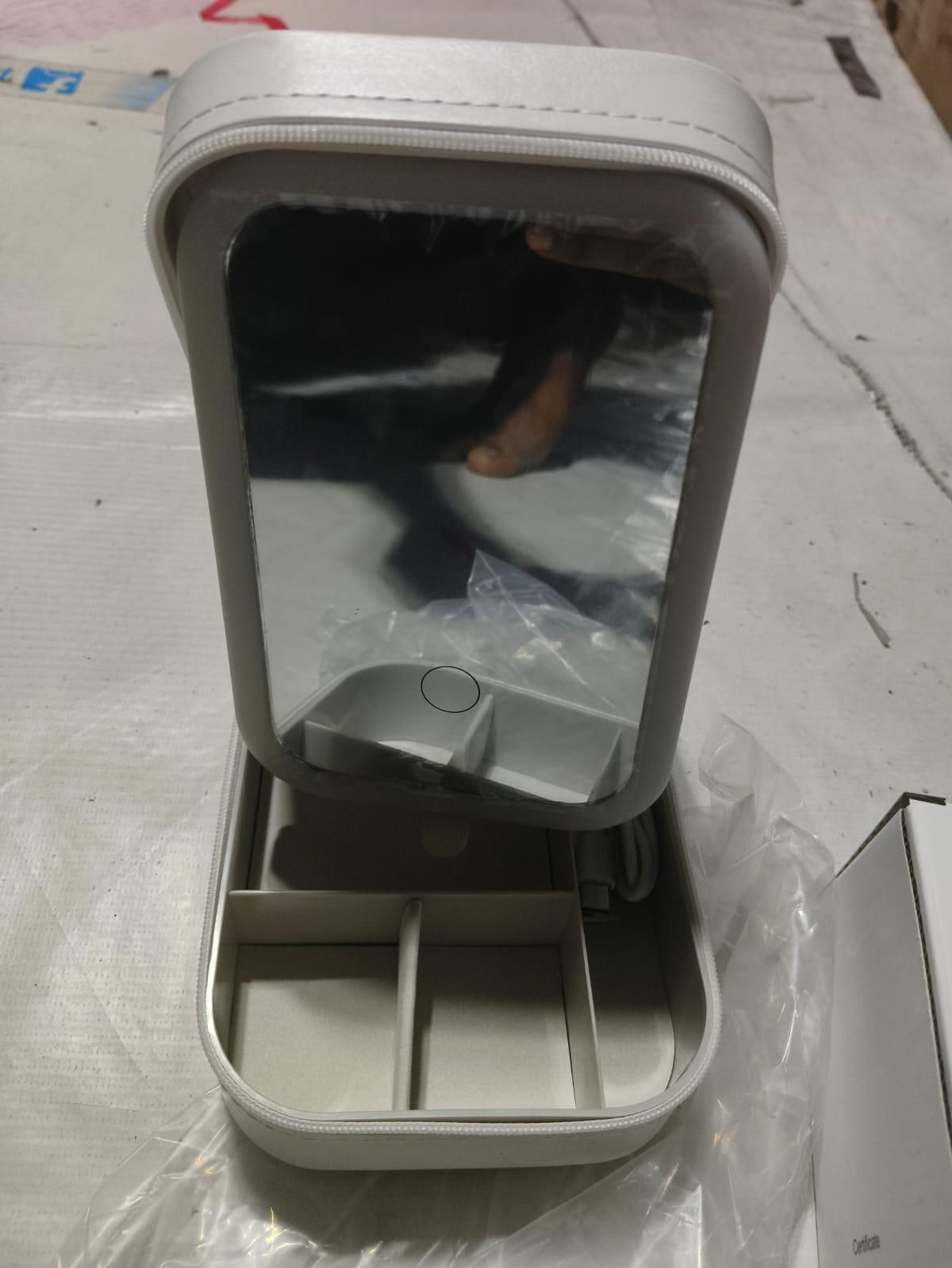 Premium Leather Jewelry Organizer with Built-in LED Mirror – Portable Travel Case for Rings, Earrings & Necklaces 💍✨💄