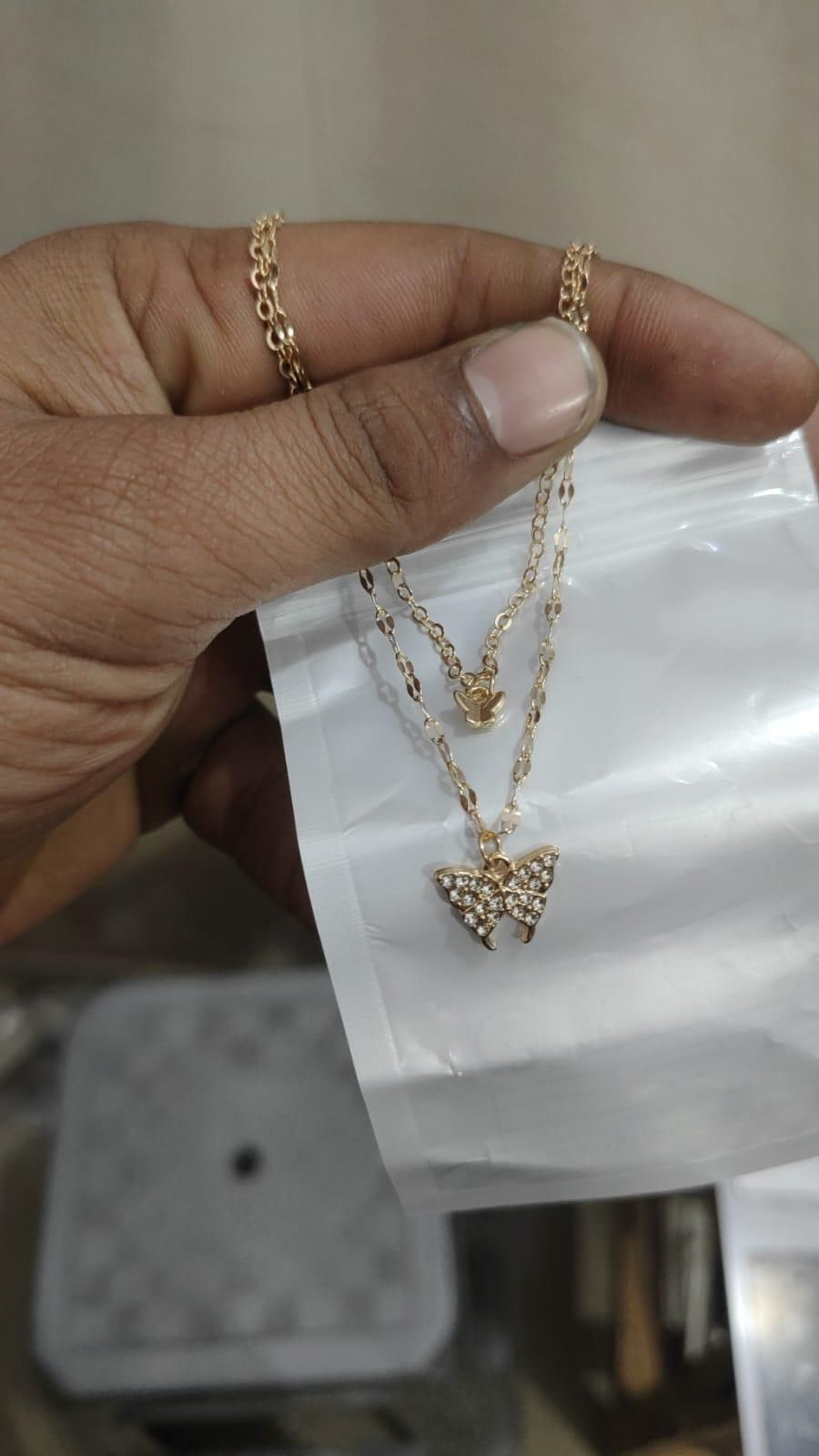 Luxury Double-Layer Butterfly Pendant Necklace – Gold-Plated Clavicle Chain with Sparkling Zircon Crystals 🦋✨💛