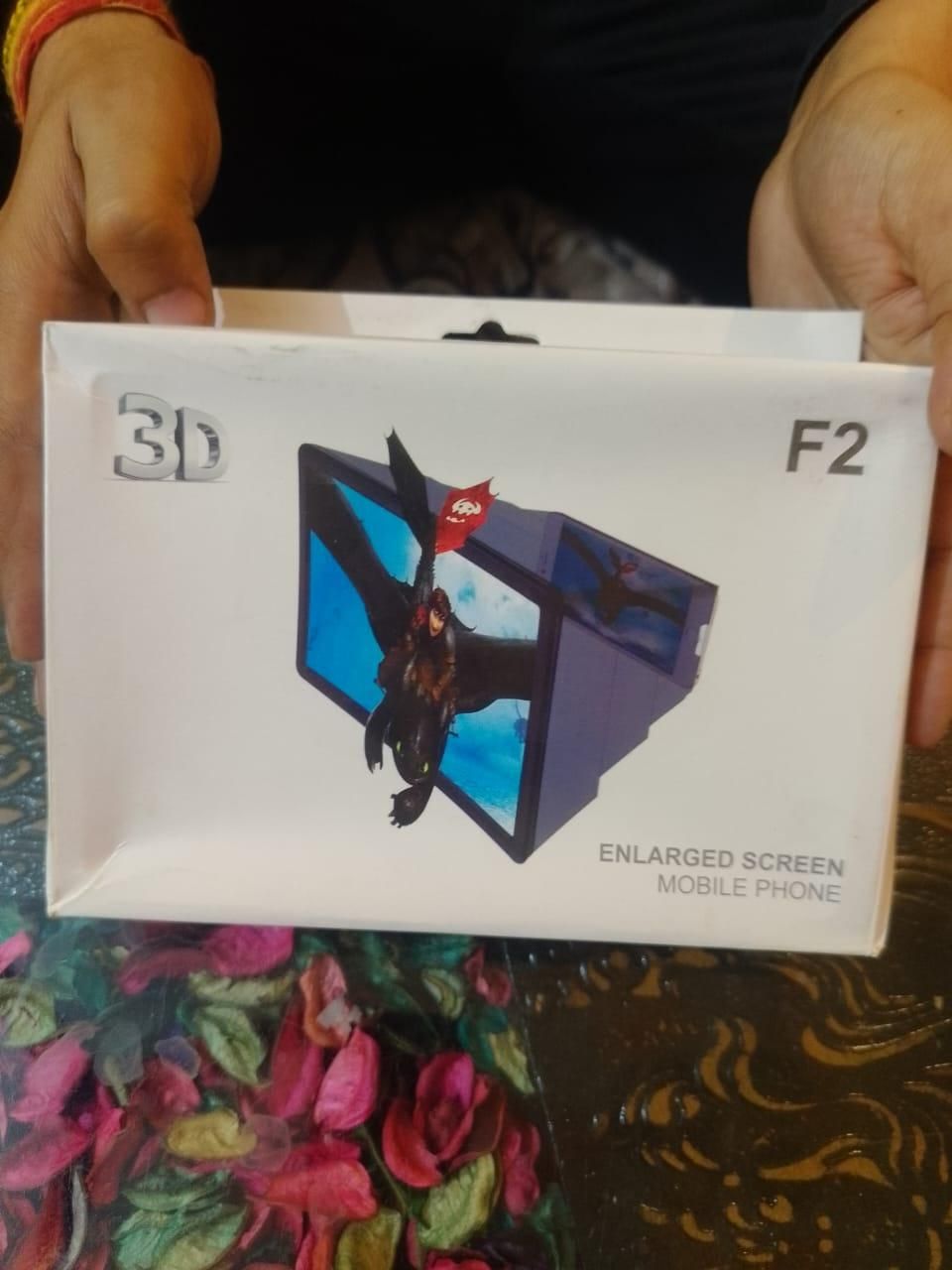 HD Mobile Screen Magnifier – 5X Large Screen Expander & Portable 3D Movie Amplifier for All Smartphones 📱🎥