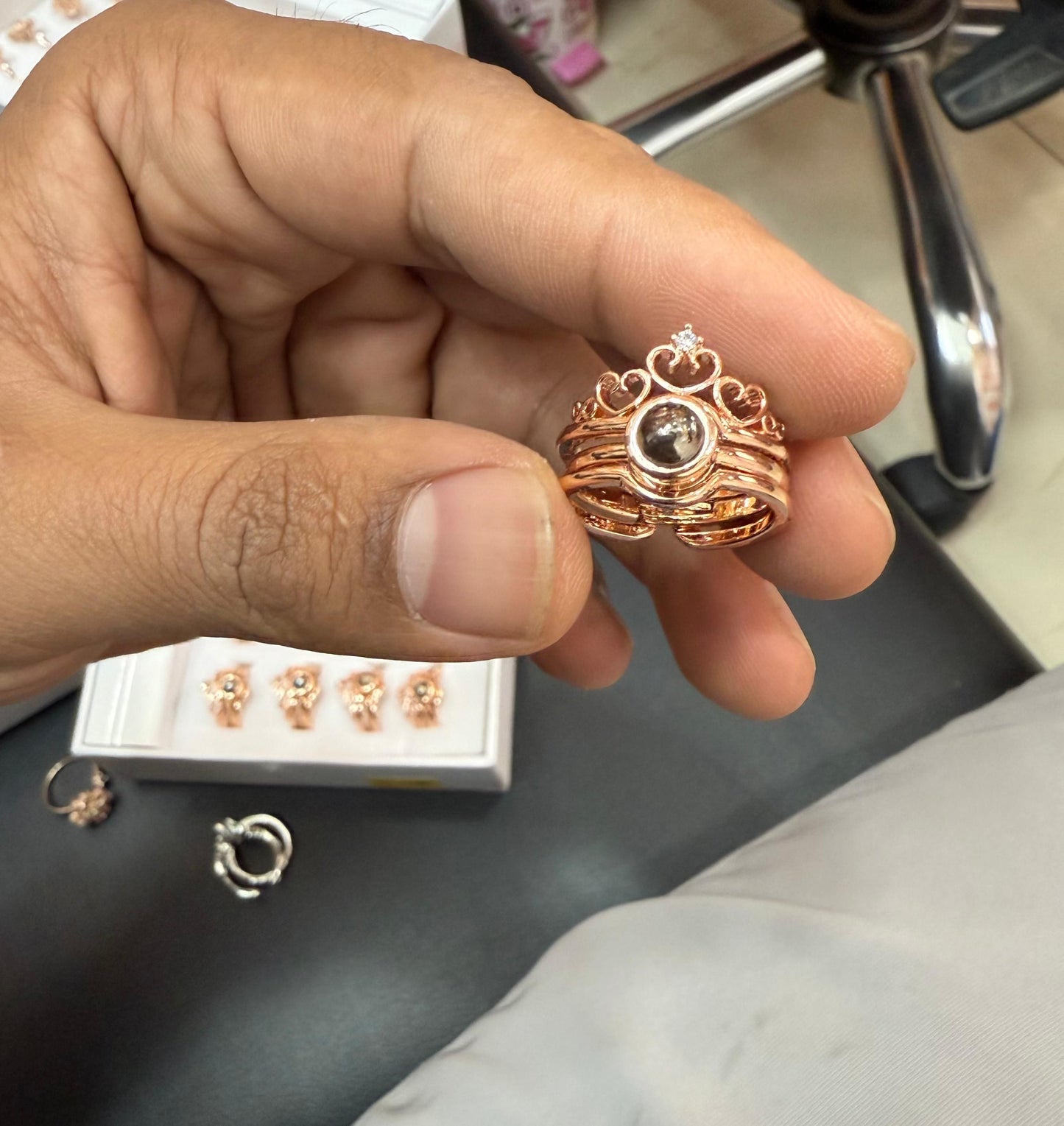 "I Love You" in 100 Languages Projection Ring – Adjustable Romantic Gesture Ring 💍❤️